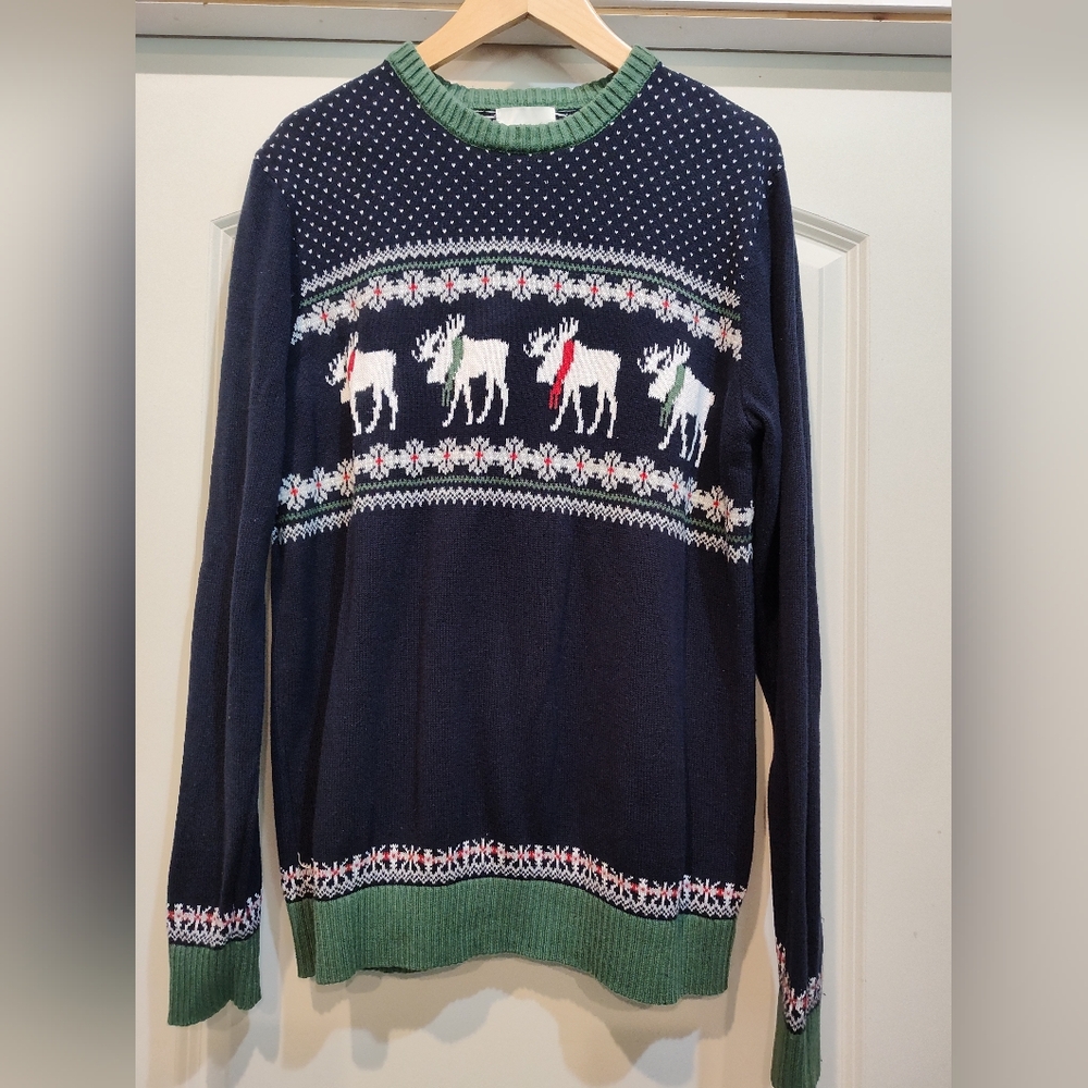 Men's Festive Reindeer Crewneck Sweater - Navy and Green